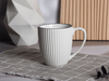 Porcelanowy zestaw obiadowy z czarnym brzegiem