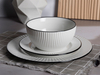 Porcelanowy zestaw obiadowy z czarnym brzegiem