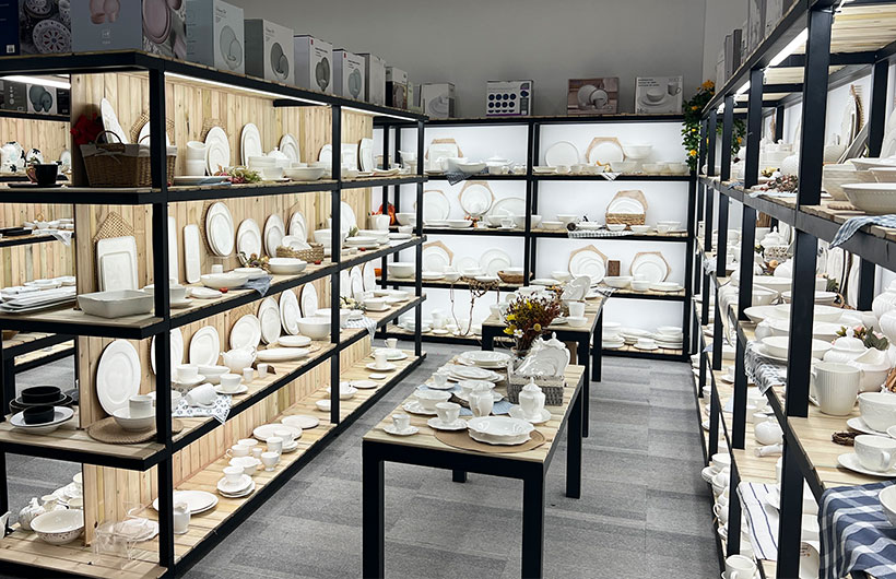 Fabryka zastawy stołowej, recepcja, hurtowy eksporter ceramicznych zestawów obiadowych