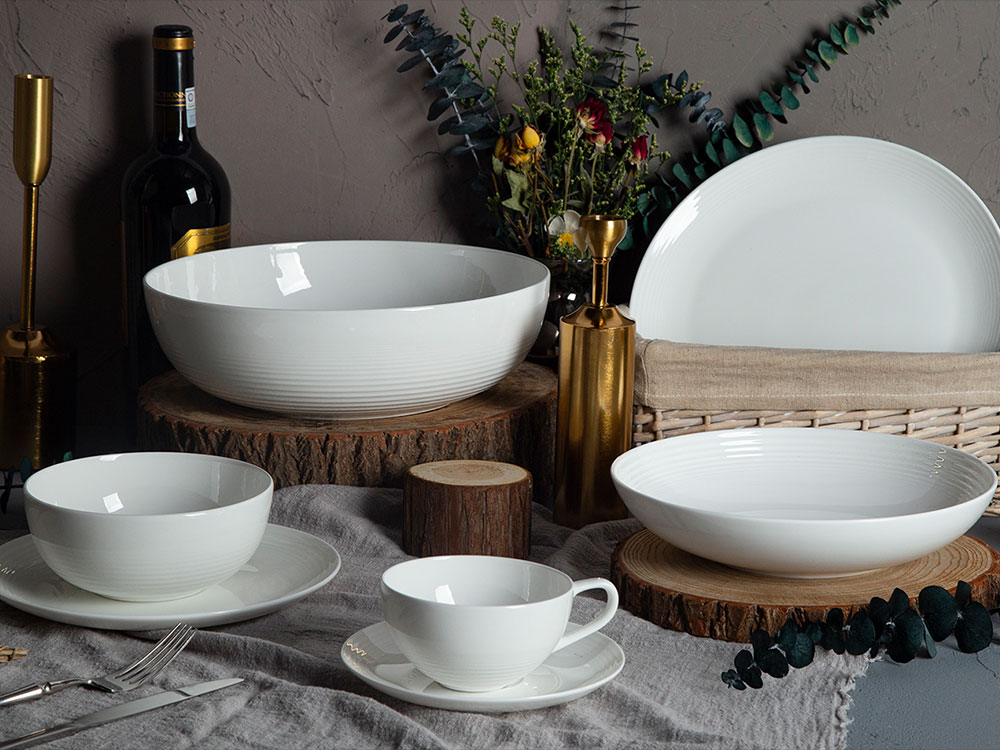 Porównanie ceramicznych zestawów obiadowych: który z nich oferuje najlepszą wartość?